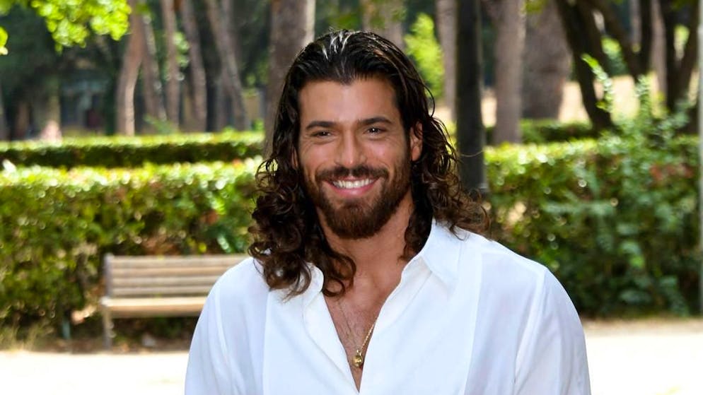 Nuovo look e una sfida da eroe. Can Yaman riaccende l'avventura: «Ho perso più di 10 kg per interpretare Sandokan»
