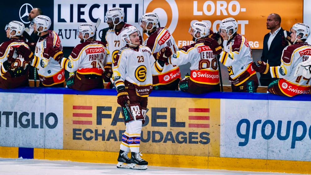 Matthew Verboon (no 23) et la 4e ligne genevoise ont brillé mardi soir à Fribourg.