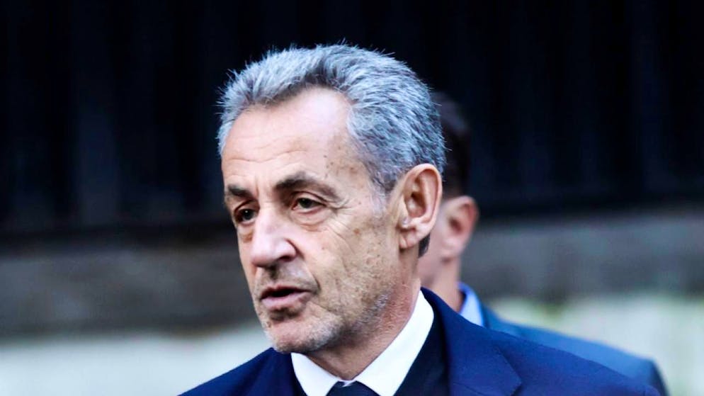 «Je priais pour avoir la force». Nicolas Sarkozy lève le voile sur sa détention