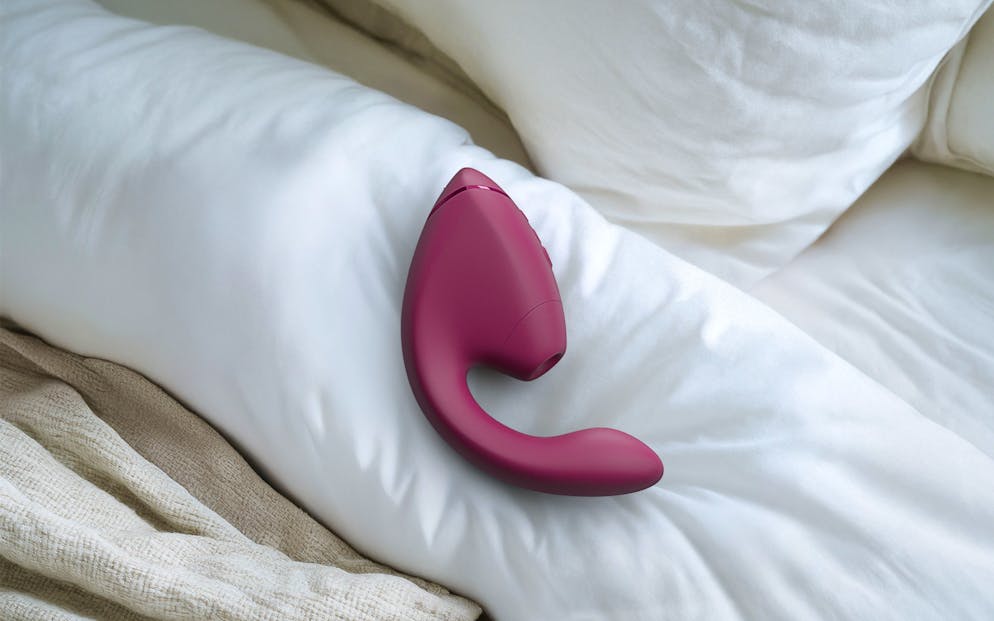 10 Must-haves von Amorana für besseren Sex im Black Friday Sale. Der neue Womanizer Next Duo ist in den Farben Violett und Pink erhältlich.