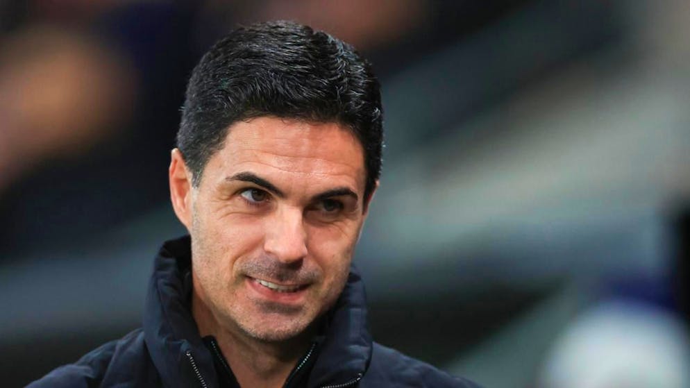 Der spanische Trainer Mikel Arteta hat Arsenal an die Spitze der Premier League gebracht.