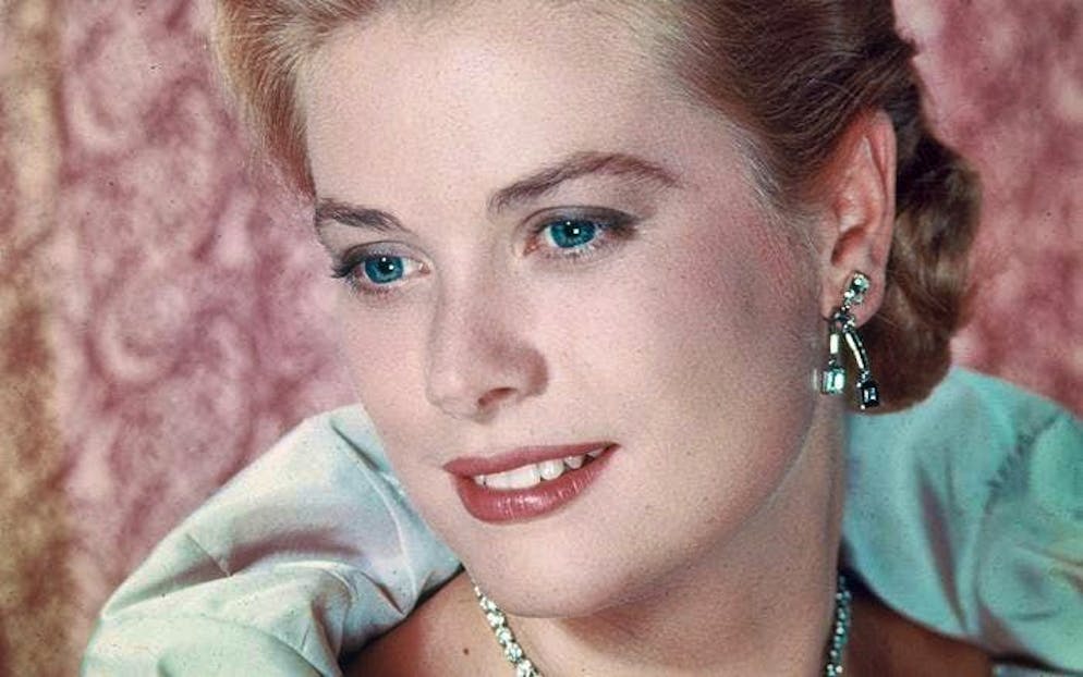Hollywood stars who died under mysterious circumstances. Did Grace Kelly really die in a car accident?
