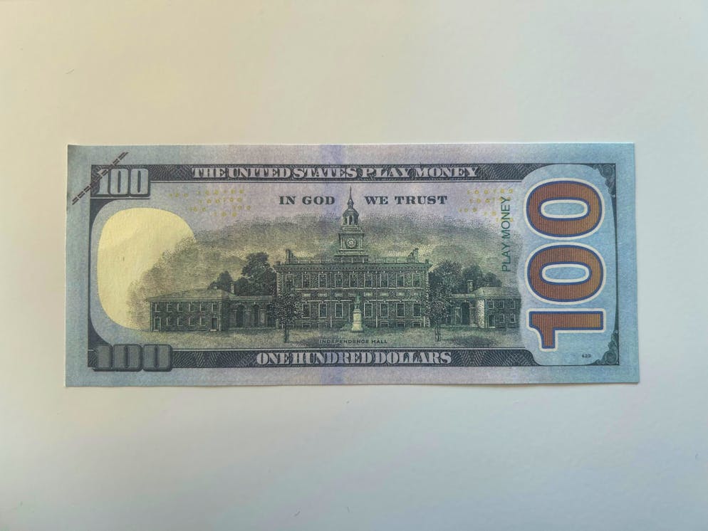 So sieht verbotenes Falschgeld aus. Auf dieser 100-Dollar-Note heisst es klein «Play Money».