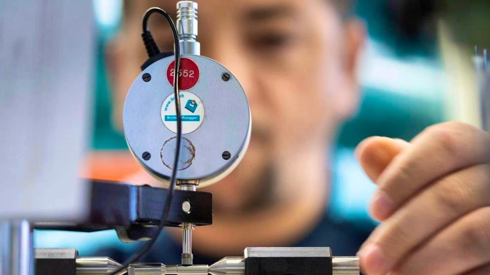 Large Swiss corporations created more jobs than foreign groups in 2024. However, the majority of turnover is still generated by groups from abroad. (symbolic image)