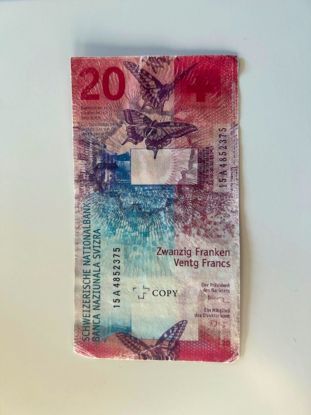 So sieht verbotenes Falschgeld aus. Auf der Rückseite steht jedoch nur klein «Copy».