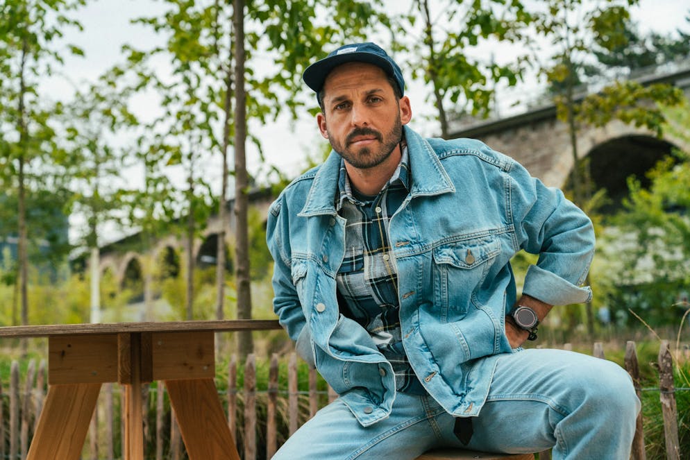 bluewin.ch - 'I decided to always wear proper trousers to work in future'