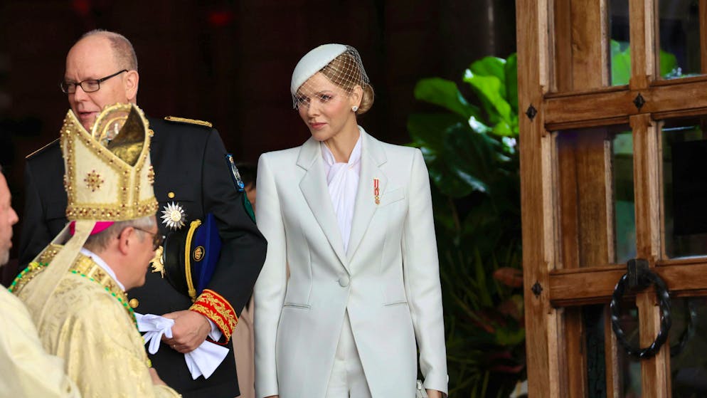 Was steckt dahinter?. Charlène von Monaco trägt fast nur noch Weiss