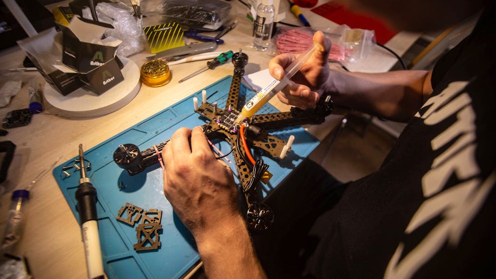 In Kiew werden Drohnen für den Einsatz an der Front hergestellt. (Archivbild)