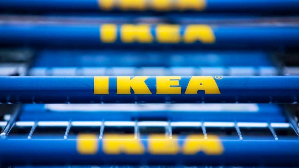 The furniture store chain Ikea Switzerland achieved a record number of visitors in the last financial year 2024/25. However, sales fell slightly. (archive image)