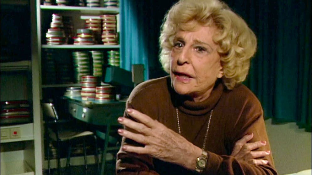 Sie lebte auch nach dem Zweiten Weltkrieg gut von ihrem zweifelhaften Ruf: Filmemacherin Leni Riefenstahl im CBC-Interview «Leni Riefenstahl in her own Words» im Jahr 1965.