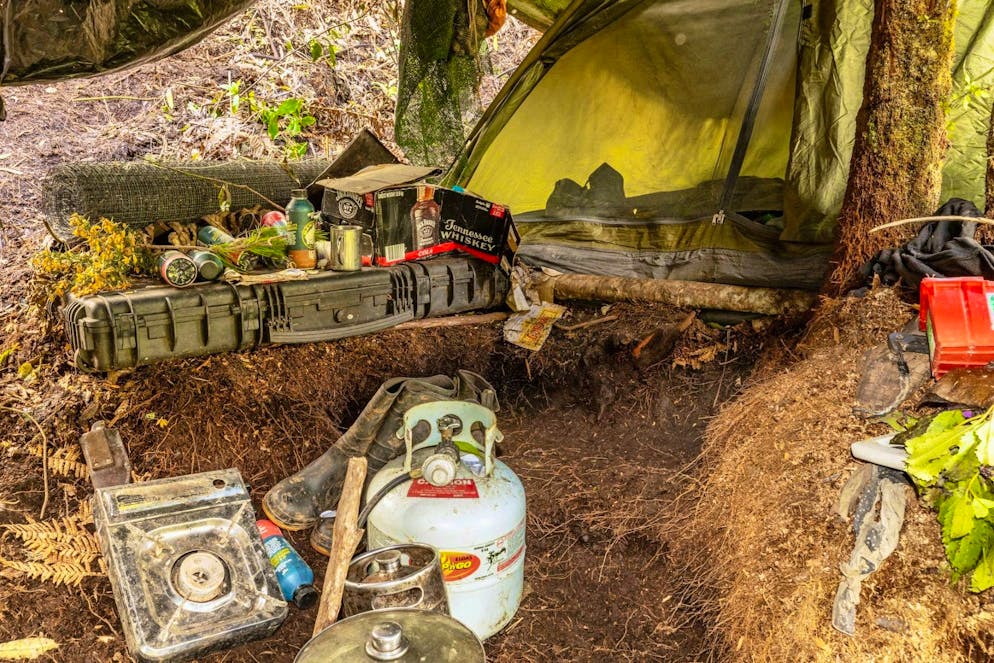 This is how Tom Phillips and his children were found not far from Waitomo in New Zealand.