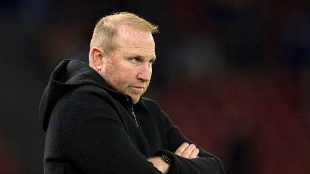 FCB coach needs wins before Christmas. Red alert for Ludovic Magnin