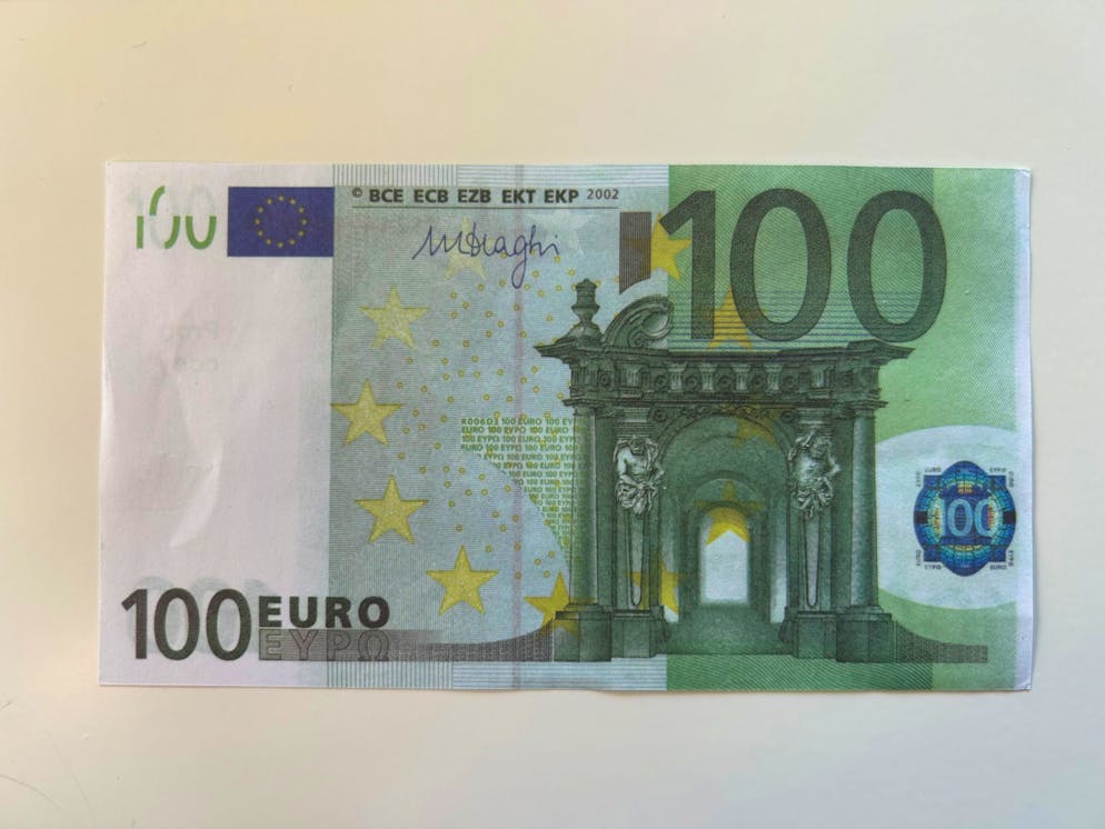 So sieht verbotenes Falschgeld aus. Diese 100-Euro-Note sieht echt aus.