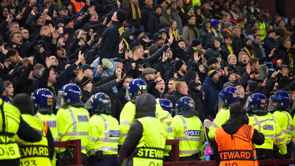 British police confirmed. Six arrests at Birmingham Airport after violence by YB hooligans