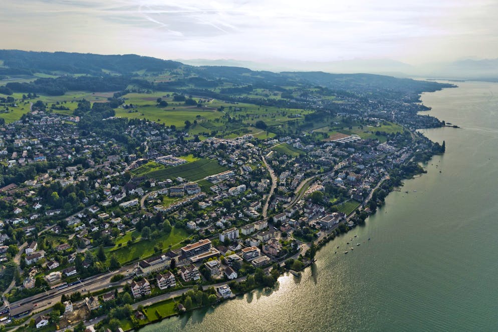 Der Kanton Zürich beherbergt die meisten Superreichen in der Schweiz. Einige von ihnen dürften an der Goldküste ihren Wohnsitz haben. 
