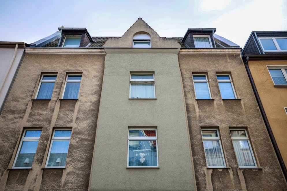 Ermittler: Schuss auf bewaffnete Zwölfjährige im Treppenhaus - Gallery. In diesem Mehrfamilienhaus in Bochum-Hamme hat sich der Einsatz abgespielt. (Archivbild)