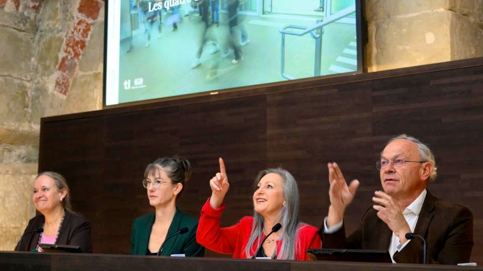 Tinetta Maystre, Florence Germond, Nuria Gorrite et Olivier Français (de gauche à droite) sont venus présenter vendredi la nouvelle étape de financement des métros m2 et m3.