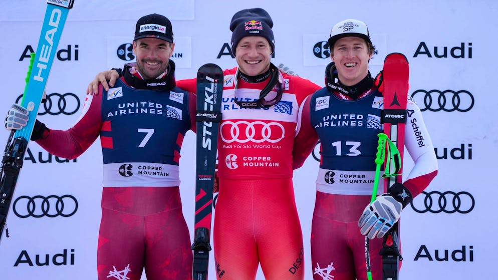 Marco Odermatt gewinnt den Super-G in Copper Mountain vor Vincent Kriechmayr (links) und Raphael Haaser (rechts).