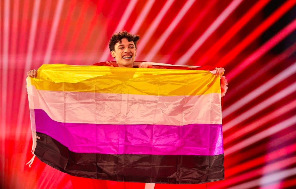 Nemo presented the non-binary flag at the flag parade.