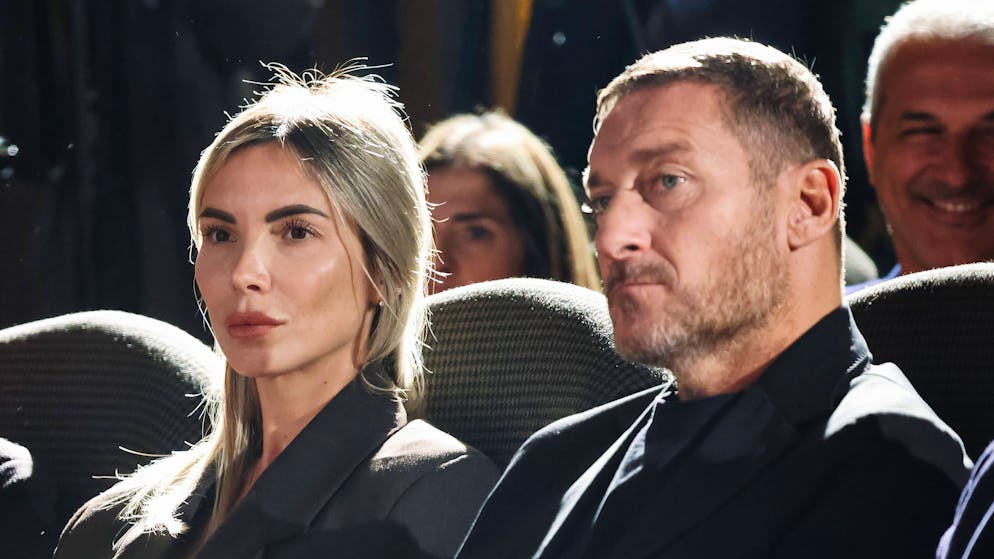 «Mi pagano in nero». Totti e Bocchi accusati di abbandono di minori, Blasi insiste: interrogata la tata