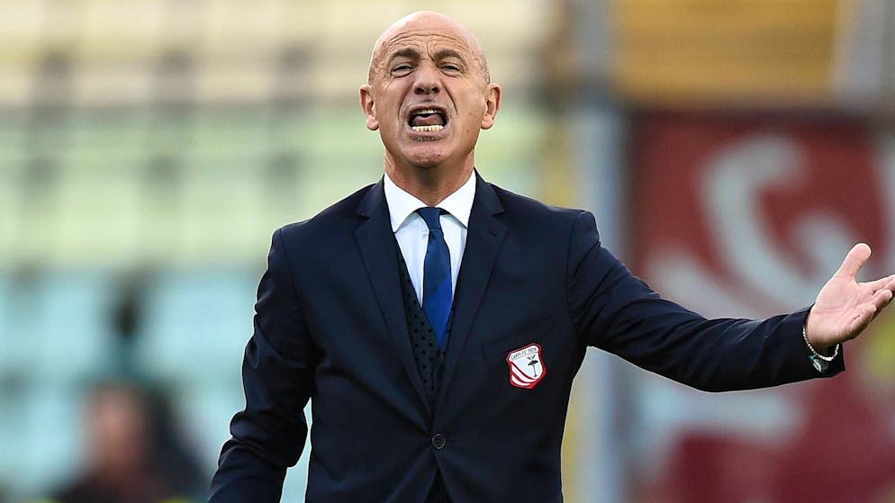 L'AC Bellinzone innove. Le coach et le directeur sportif montent un faux clash pour secouer l'équipe !