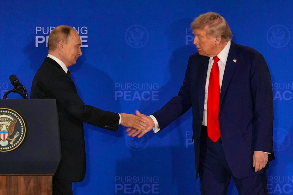 Trump apparently now wants to definitely reach out to Putin.