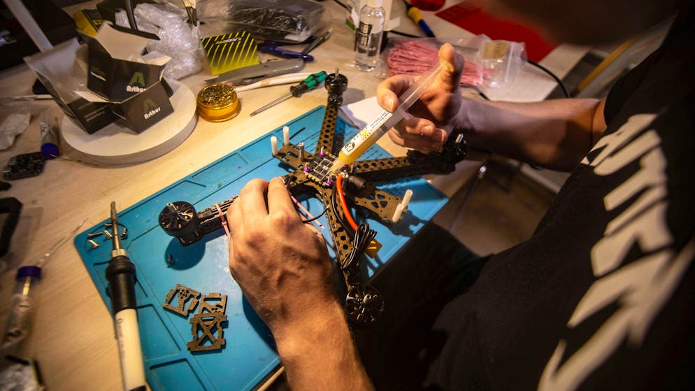 Drones are manufactured in Kiev for use on the front line. (archive picture)