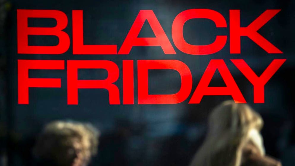 Chi è stato il primo da noi?. Black Friday, inizia la battaglia degli sconti. Ecco le sue origini negli USA e in Svizzera