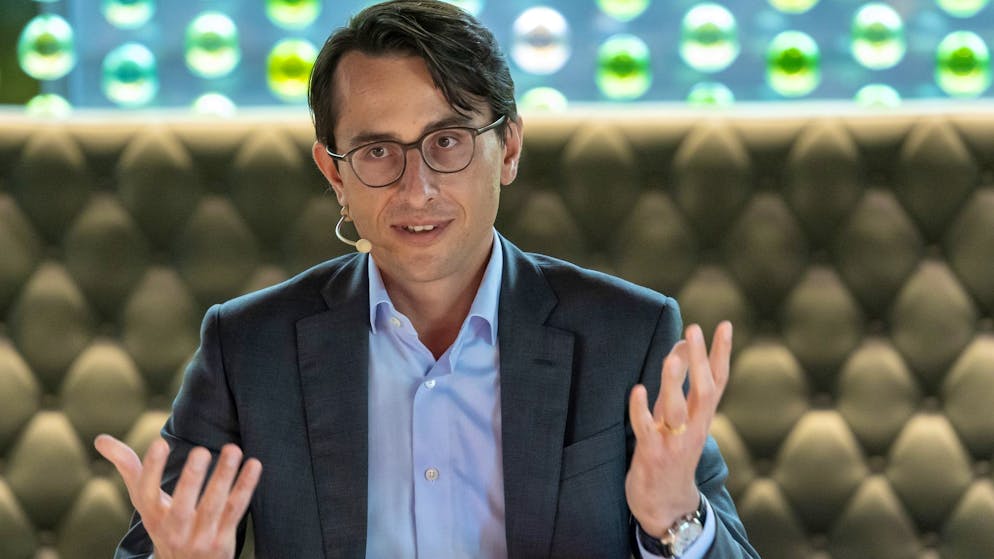 Die reichsten in der Schweiz wohnhaften Menschen mit Sportbezug. <strong>Rang 2: Familien Hoffmann, Oeri und Duschmalé. Vermögen: 30,5 Milliarden Franken.</strong> Roche-Verwaltungsrat Jörg Duschmalé ist der Neffe von Ex-FCB-Präsidentin Gigi Oeri – und gemeinsam mit seinem Bruder Lukas seit September Grossaktionär des FC Basel.