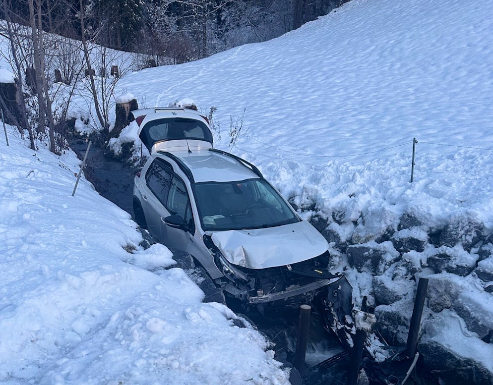 Der Mann überstand den Unfall unverletzt.