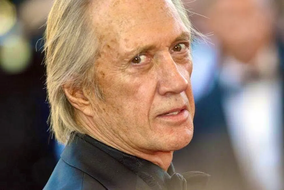È stato un suicidio o un incidente? David Carradine è morto in circostanze misteriose nel giugno 2009, all'età di 72 anni.