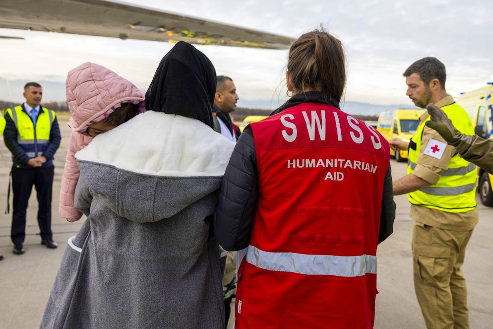 Questa volta sono 13 i minorenni provenienti da Gaza che la Svizzera ha accolto per prestare loro cure: questi saranno dirottati in diversi Cantoni.