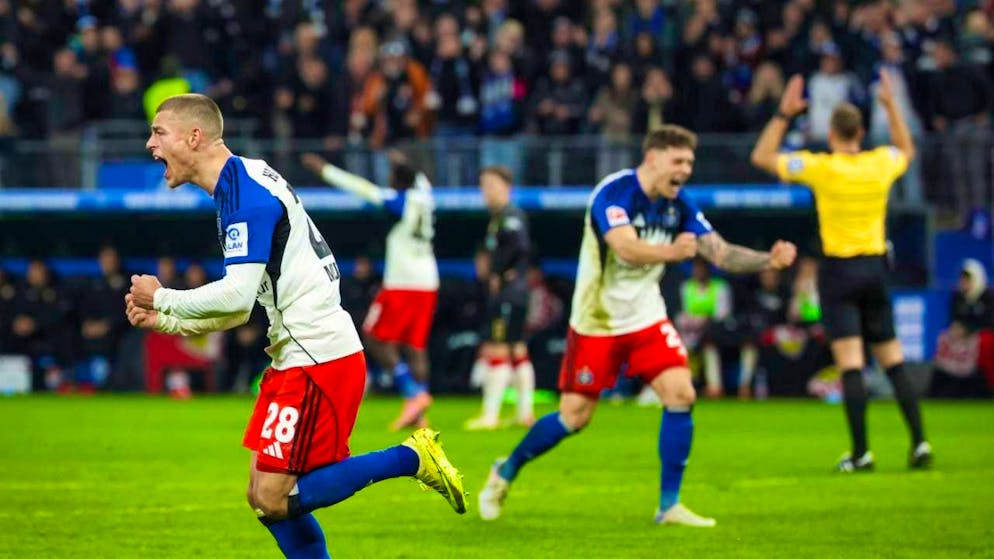 Switzerland's Miro Muheim celebrates HSV's victory over Stuttgart