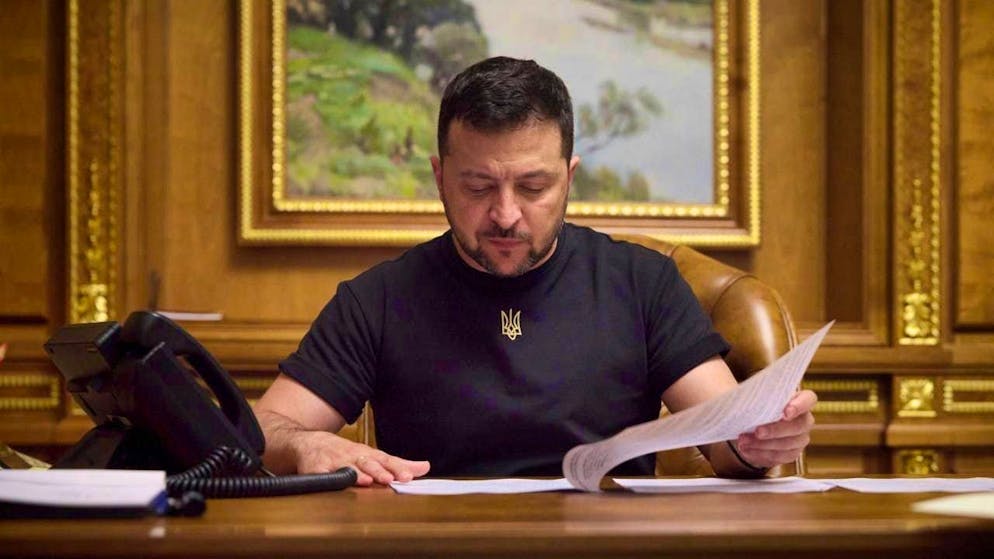 ARCHIVE - Volodymyr Zelenskyi, President of Ukraine, holds a conference call with Dutch Prime Minister Rutte in his office at Mariinskyi Palace to discuss F-16 fighter jets and additional military aid. Photo: ---/Pool Ukrainian Presidentia/Planet Pix via ZUMA Press Wire/dpa