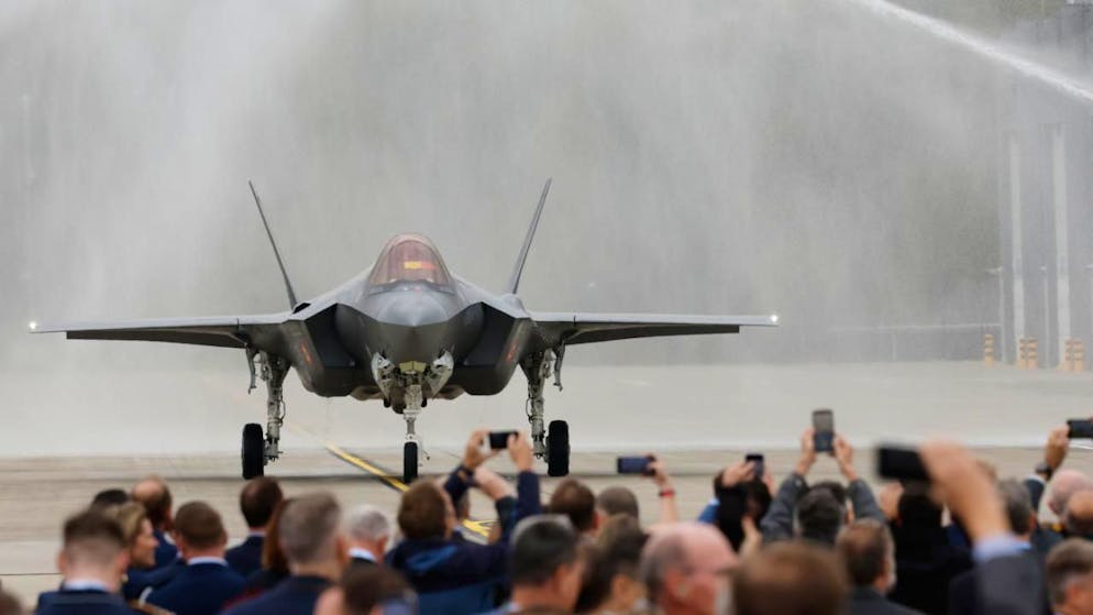 Trente-neuf des 100 principaux fournisseurs d'armes sont américains, dont le premier est Lockheed Martin, le fabricant de l'avion F-35 Lightning II, qui équipe 13 armées européennes (archives).