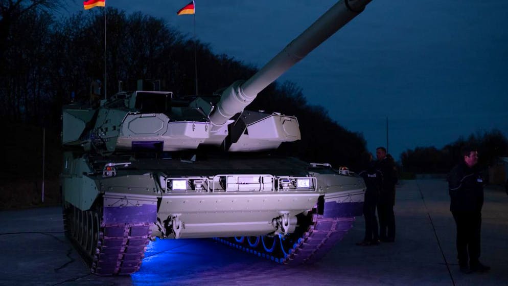 Wachsende Angst vor Russland beschert Europas Rüstungsfirmen einen Boom. Das neue Modell des Leopard 2 ist gefragt. (Archivbild)
