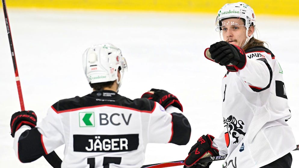 Sami Niku (à droite) a inscrit deux buts à Langnau
