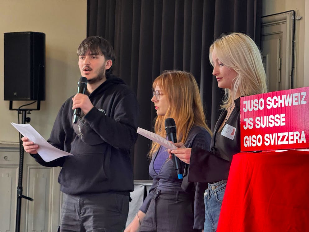 Kurz vor 12 Uhr feierten die Juso ihre Kampagne.