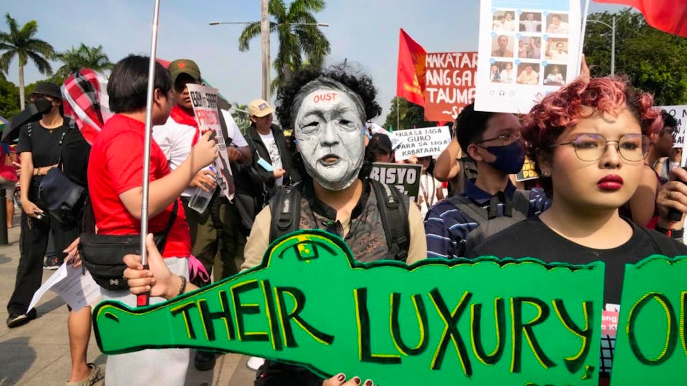 La colère gronde aux Philippines depuis la révélation d'une vaste affaire de corruption autour de projets "fantômes" de contrôle des inondations.