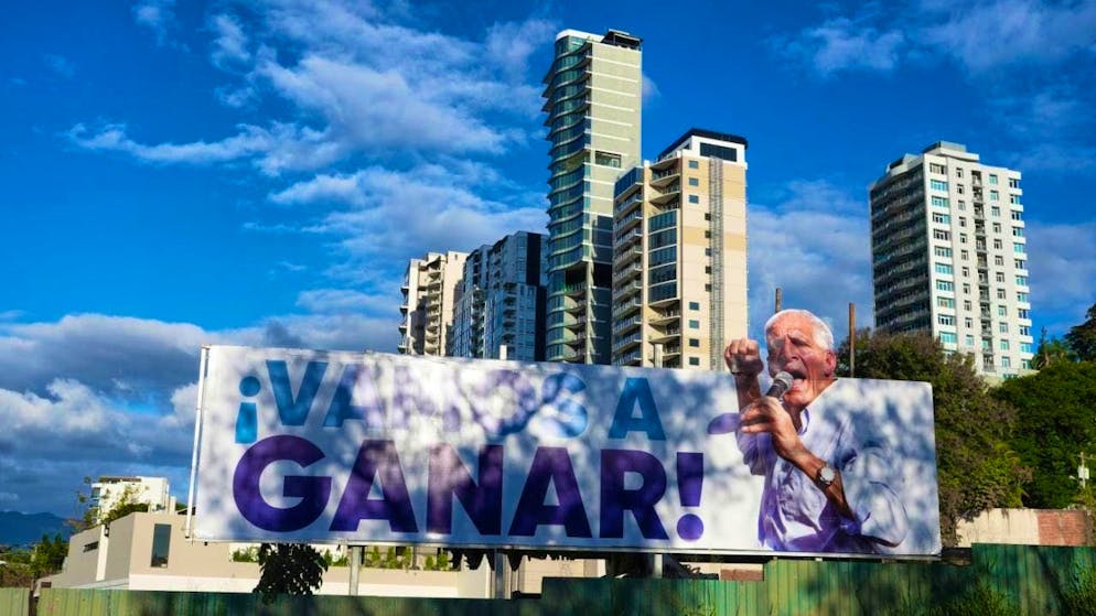 A poster promoting presidential candidate Nasry Asfura of the National Party stands in Tegucigalpa ahead of the presidential and parliamentary elections. Photo: Moises Castillo/AP/dpa