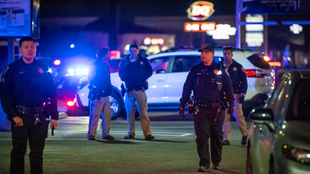 Les tirs ont été signalés en début de soirée samedi sur une avenue de Stockton.