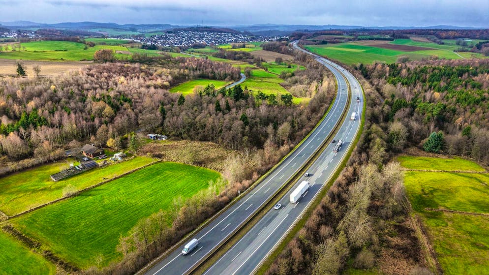 View of the highway 45 near Olpe, where the hands were found. (archive picture)