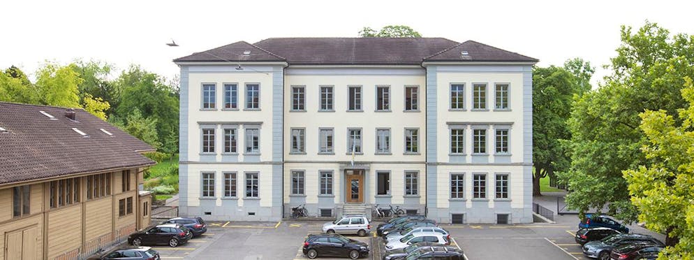 Dem Fahrer drohen 16 Monate Haftstrafe.