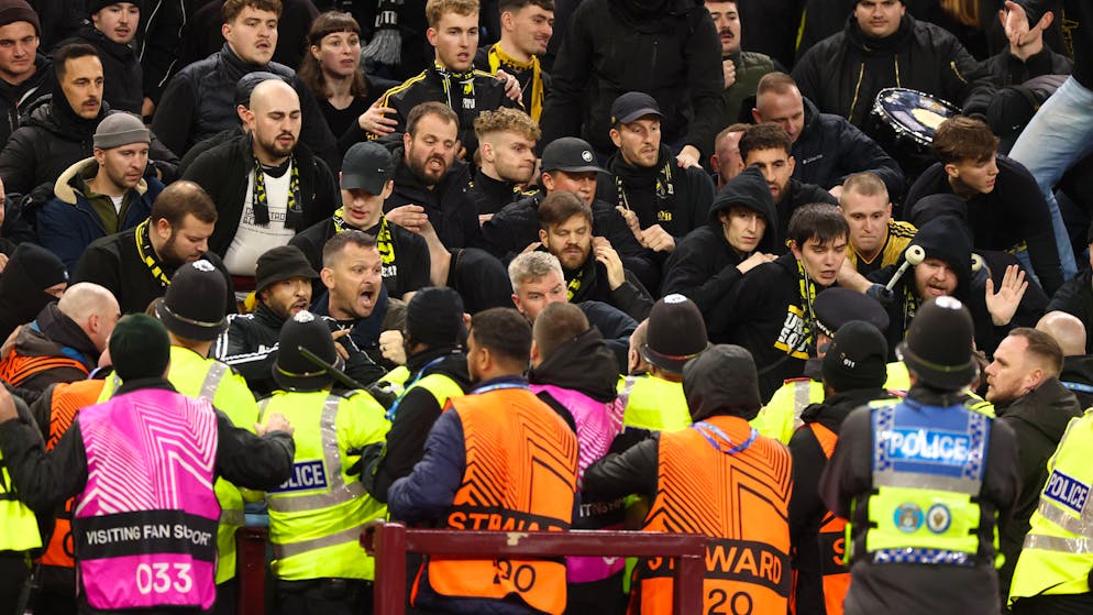 Dérapage à Villa Park. Trois fans d'YB bannis de stade pendant cinq ans en Angleterre