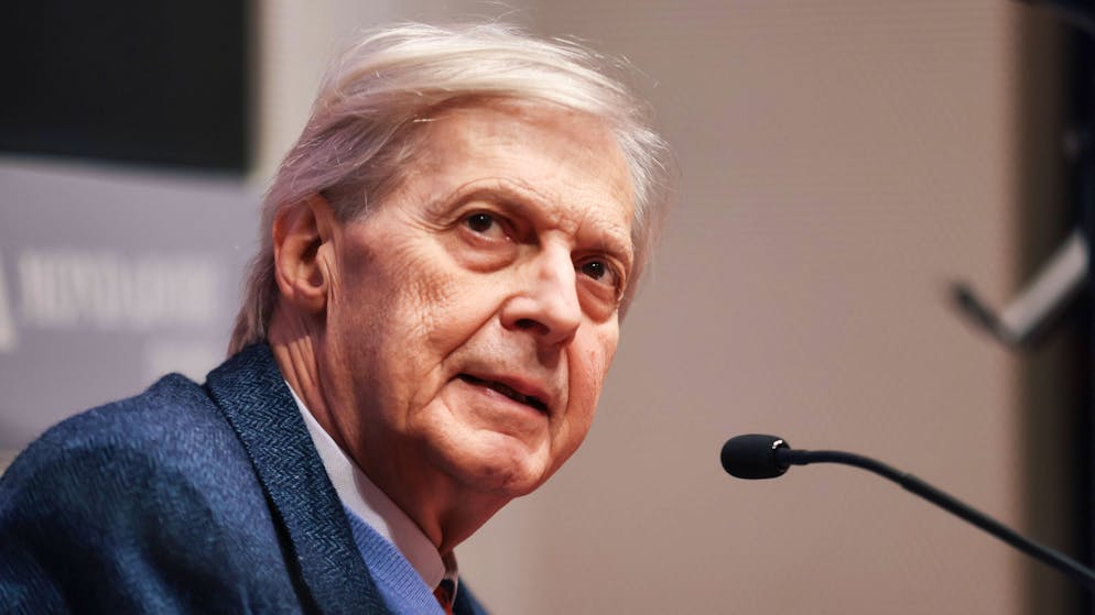 Il racconto shock. Evelina Sgarbi: «Mio padre Vittorio lo chiudevano in camera a chiave. Ha provato a buttarsi dal terrazzo»