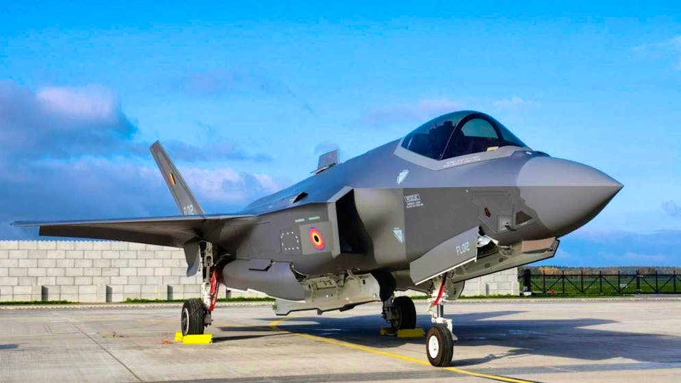 An F-35 fighter jet of the Belgian Air Force is parked at the Florennes military airfield. (archive picture)