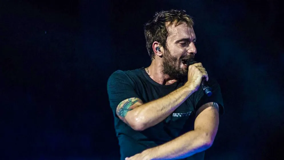 Smarrito e impaurito. Cesare Cremonini racconta la sua schizofrenia: «Ho visto un mostro dentro di me, ecco cosa mi ha salvato»
