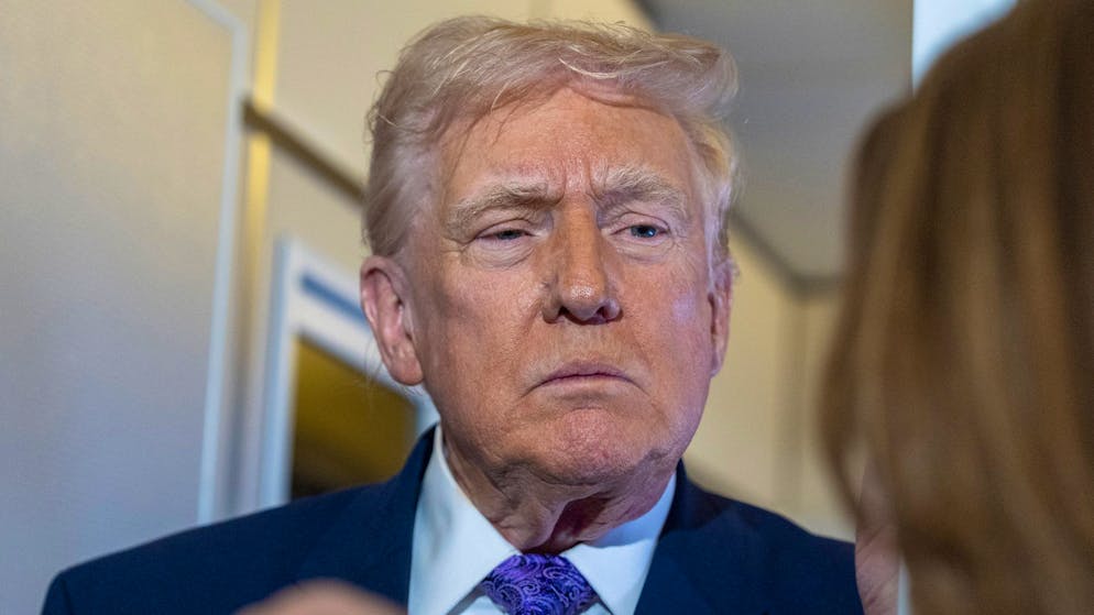 US-Präsident Donald Trump soll Maduro gesagt haben, dass die USA auch die Anwendung von Gewalt in Betracht ziehen, falls er nicht freiwillig seinen Platz räume. (30. November 2025.