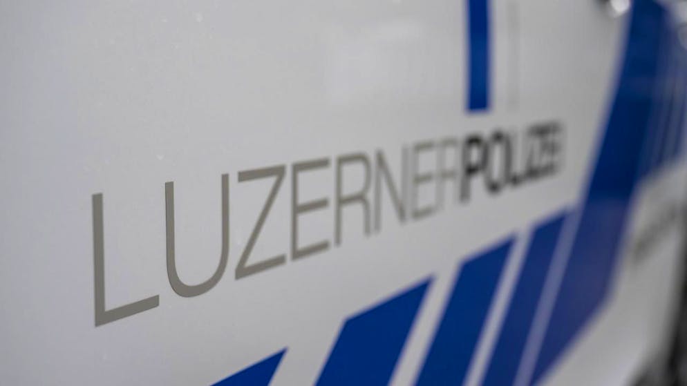 In Meggen LU mussten am Samstagabend 44 Personen nach einem Unfall in einer Tiefgarage evakuiert werden. (Symbolbild)