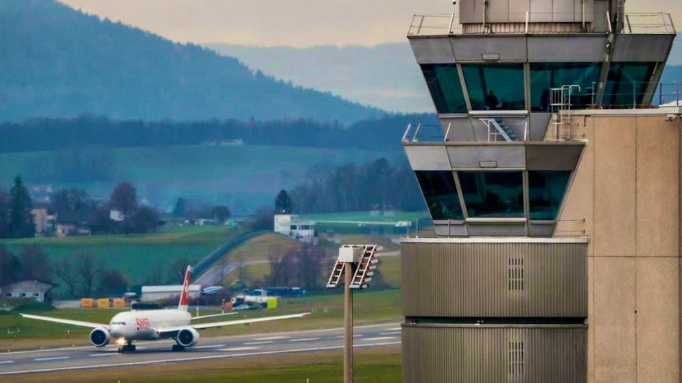 80 percent of all people who were expelled from the country last year left Switzerland under duress. (symbolic image)